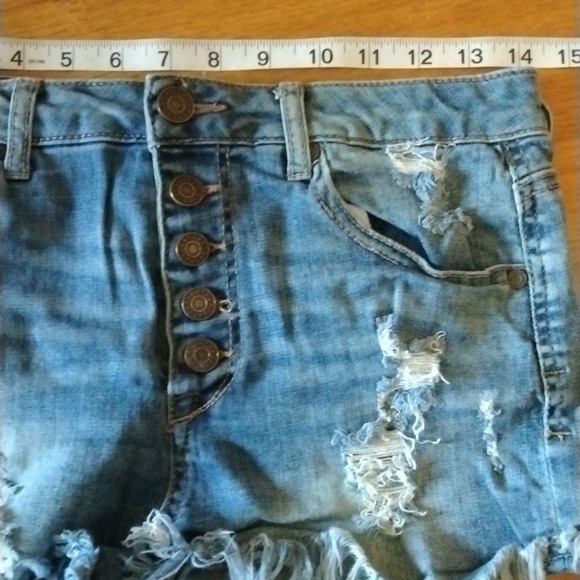 Refuge button fly denim shorts. Size 6.Super distressed. - Picture 7 of 10